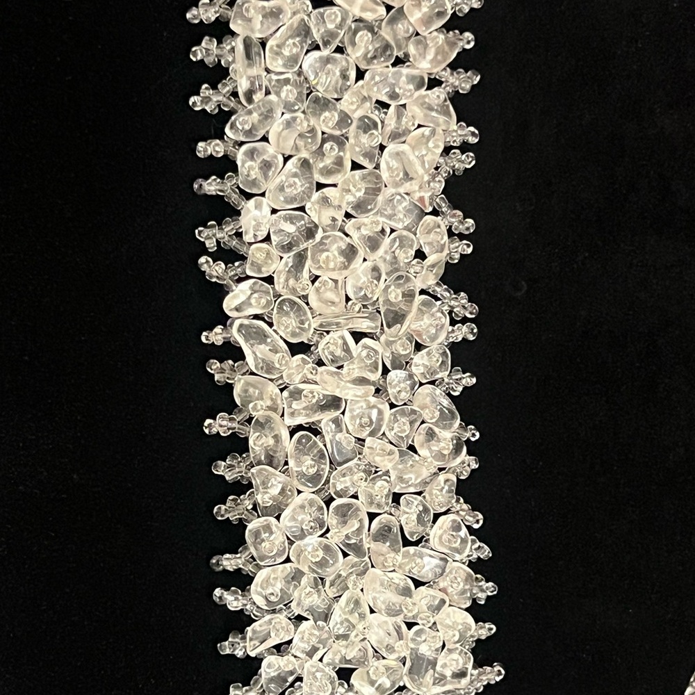 Elegant Beaded Bracelet - Picture 4 of 6